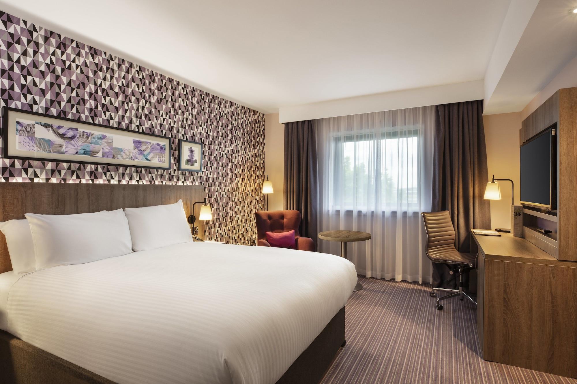 Hotel Leonardo London Heathrow Airport 4*