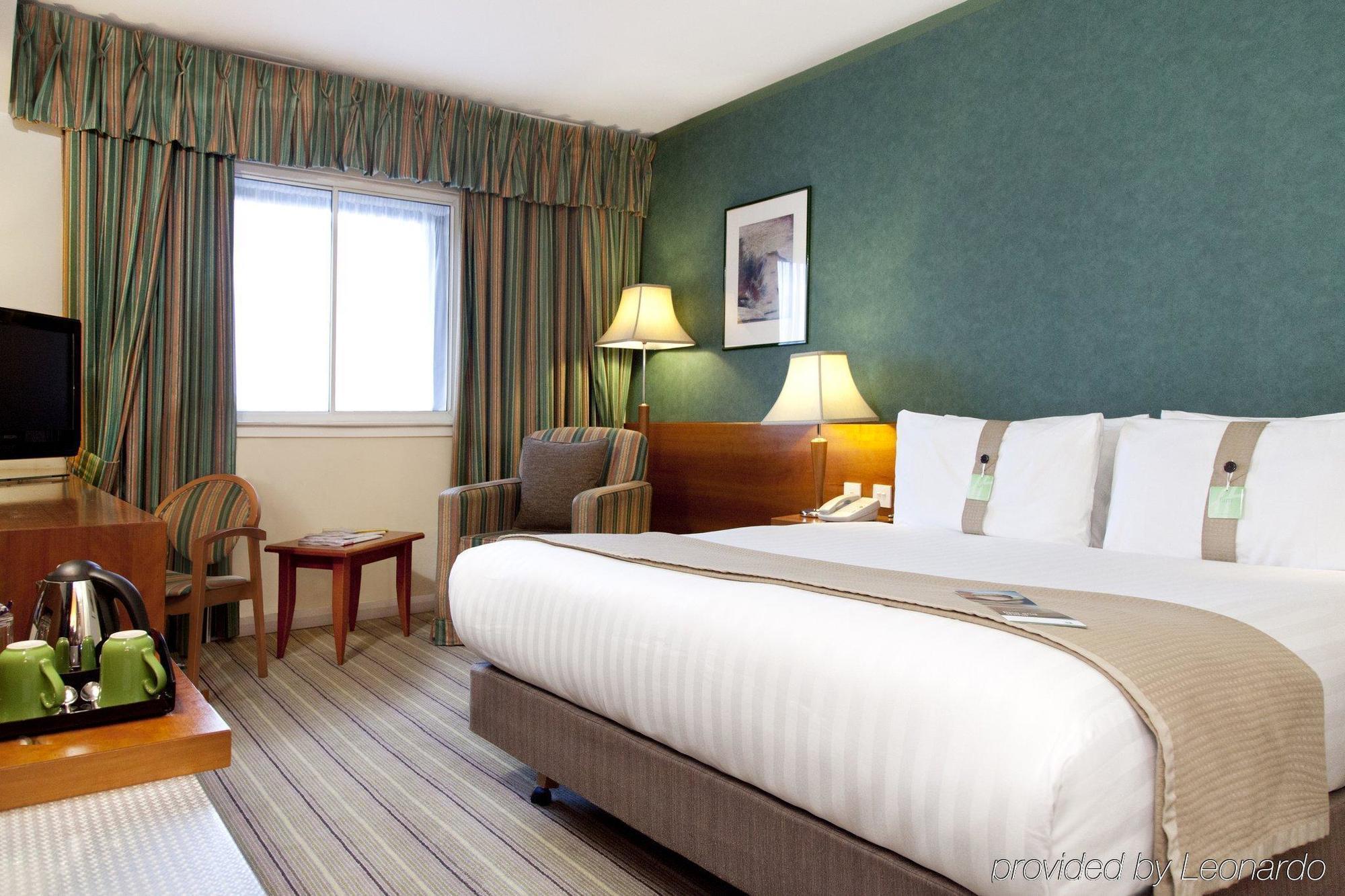 Leonardo London Heathrow Airport Hotel 4*