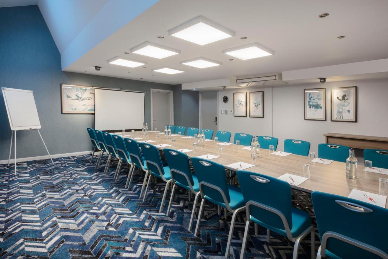 Leonardo London Heathrow Airport 4*
