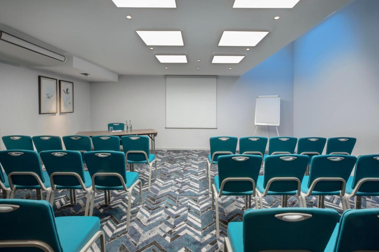 Leonardo London Heathrow Airport West Drayton (Middlesex)